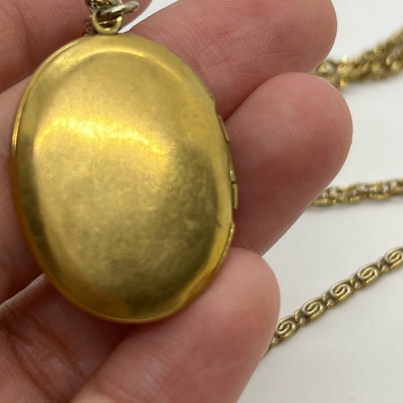 Goldette Layered Multi Strand Locket & Australian cristal Necklace - Picture 6 of 10